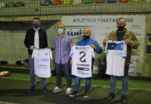 El Atlético Pinatarense dona las camisetas de sus temporadas a la Campaña de Recuperación de la Memoria Histórico Deportiva de San Pedro Pinatar