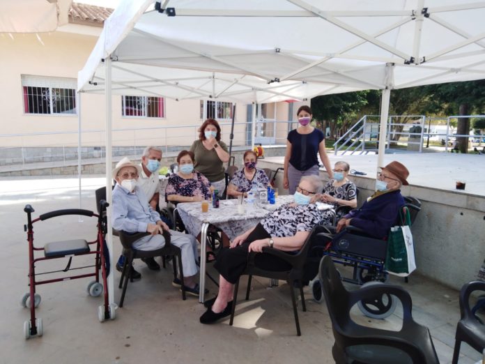 16315121071671137675